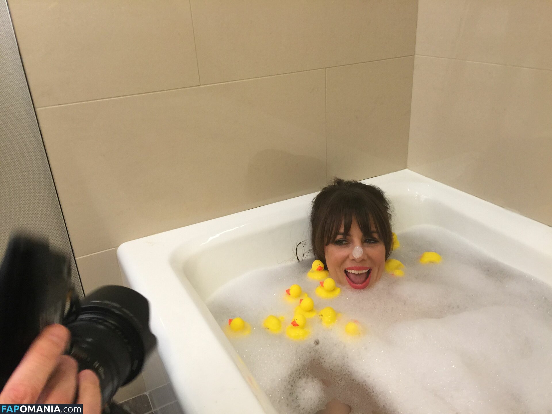 Natasha Leggero Обнажённый Утёкшее фото #5