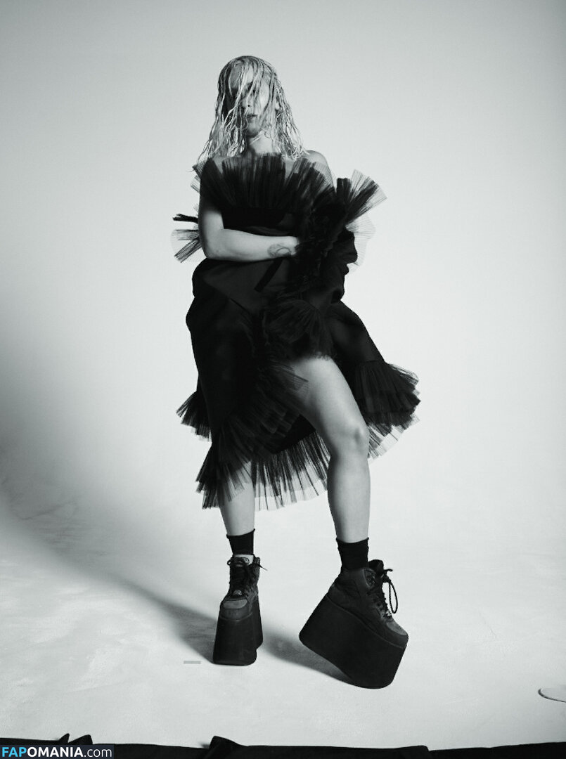 Rita Ora Обнажённый Утёкшее фото #111