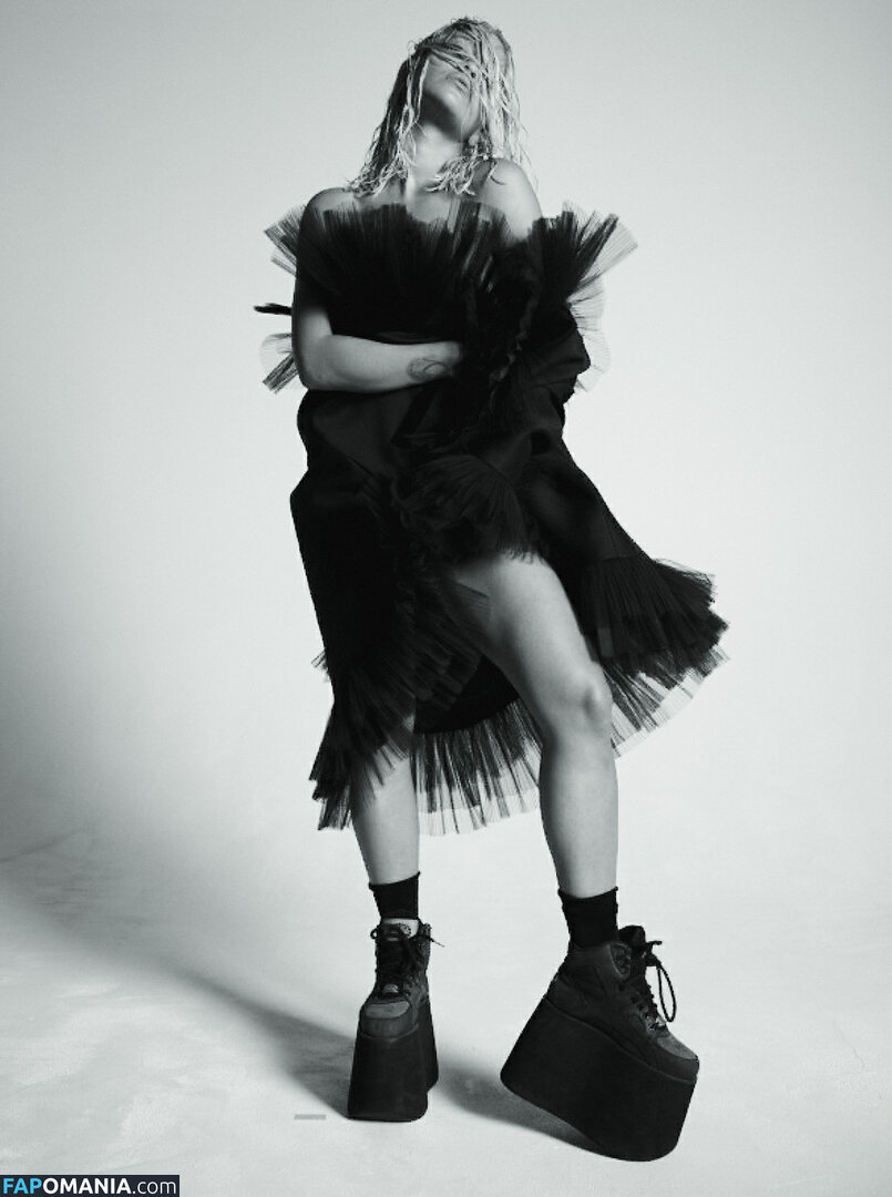 Rita Ora Обнажённый Утёкшее фото #139