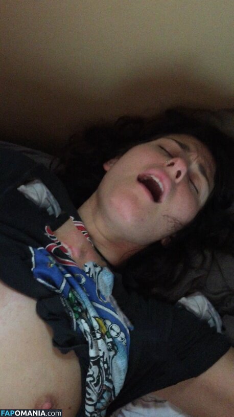 Scout Taylor Compton Обнажённый Утёкшее фото #1