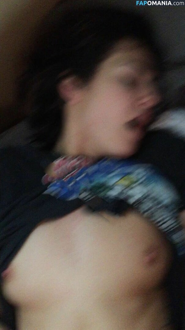 Scout Taylor Compton Обнажённый Утёкшее фото #28