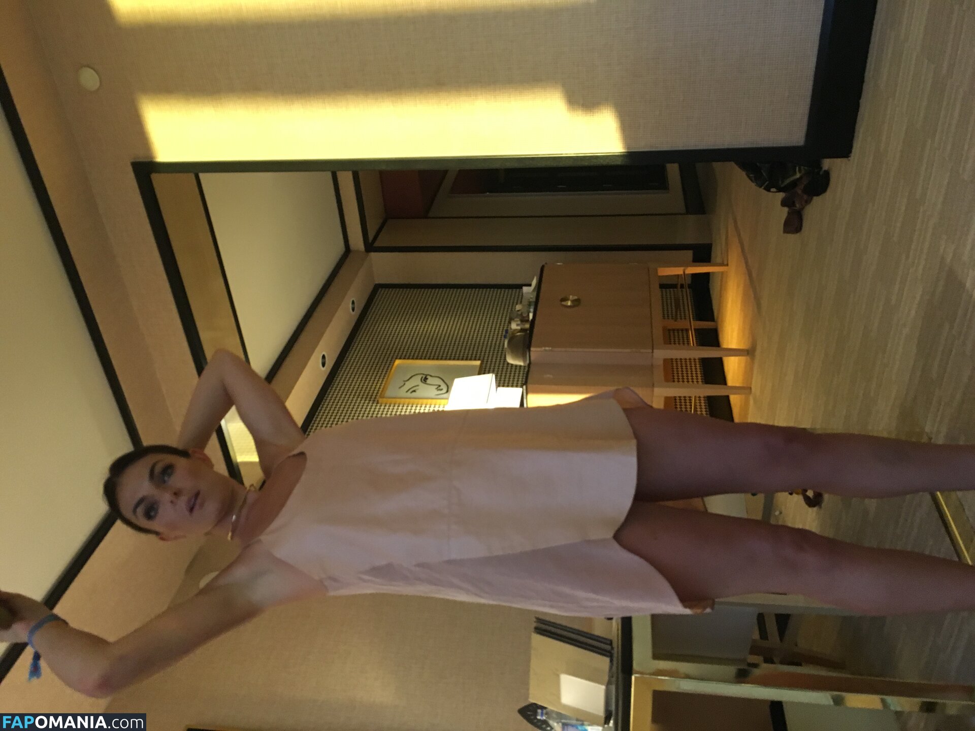 Serinda Swan Обнажённый Утёкшее фото #39