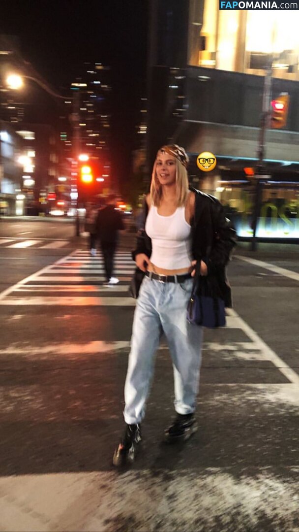 Sesil Karatantcheva Обнажённый Утёкшее фото #1