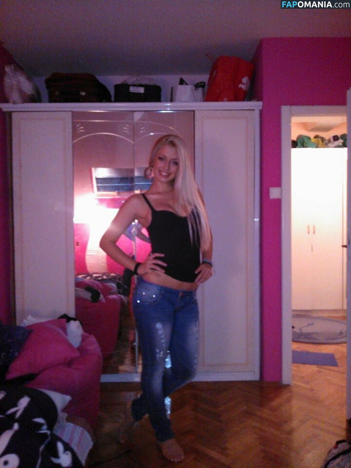 Tea Tairovic Обнажённый Утёкшее фото #1