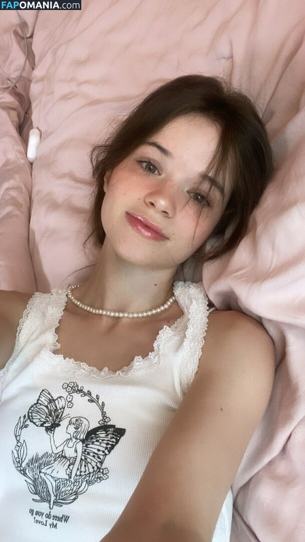  / A_Bit_Rebecca / A_Little_Rebecca Обнажённый OnlyFans  Утёкшее фото #4