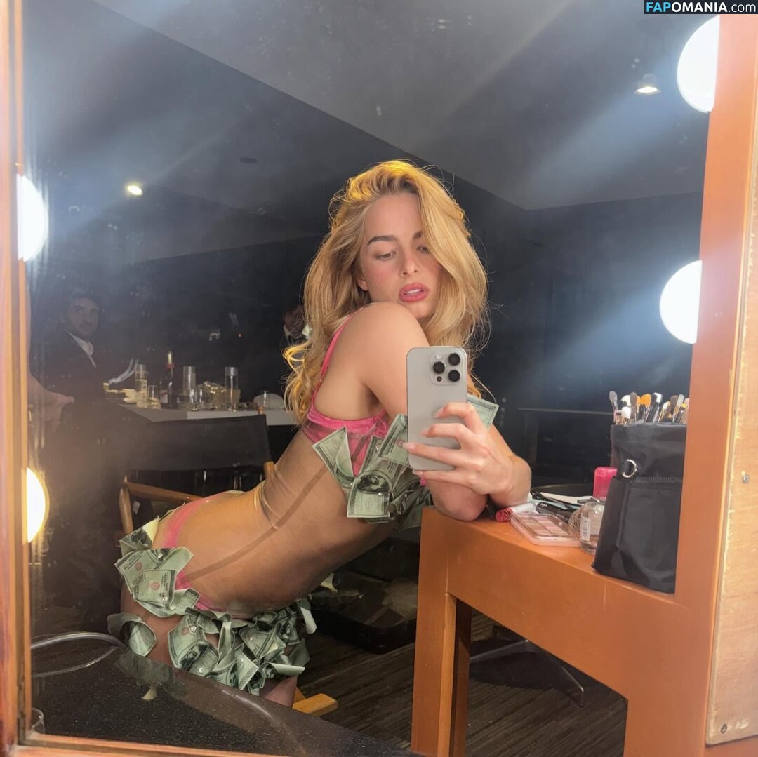 Addison Rae / addie_the_baddie / addisonraee Обнажённый OnlyFans  Утёкшее фото #66