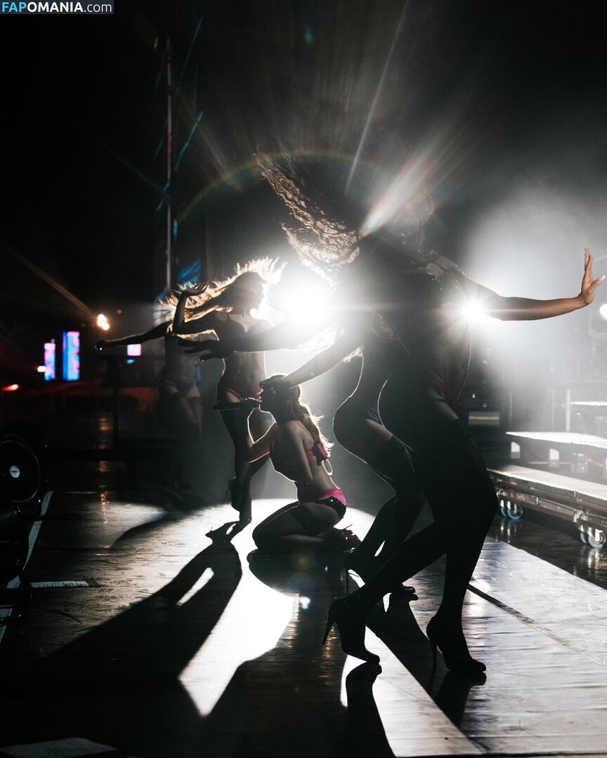 Addison Rae / addie_the_baddie / addisonraee Обнажённый OnlyFans  Утёкшее фото #72