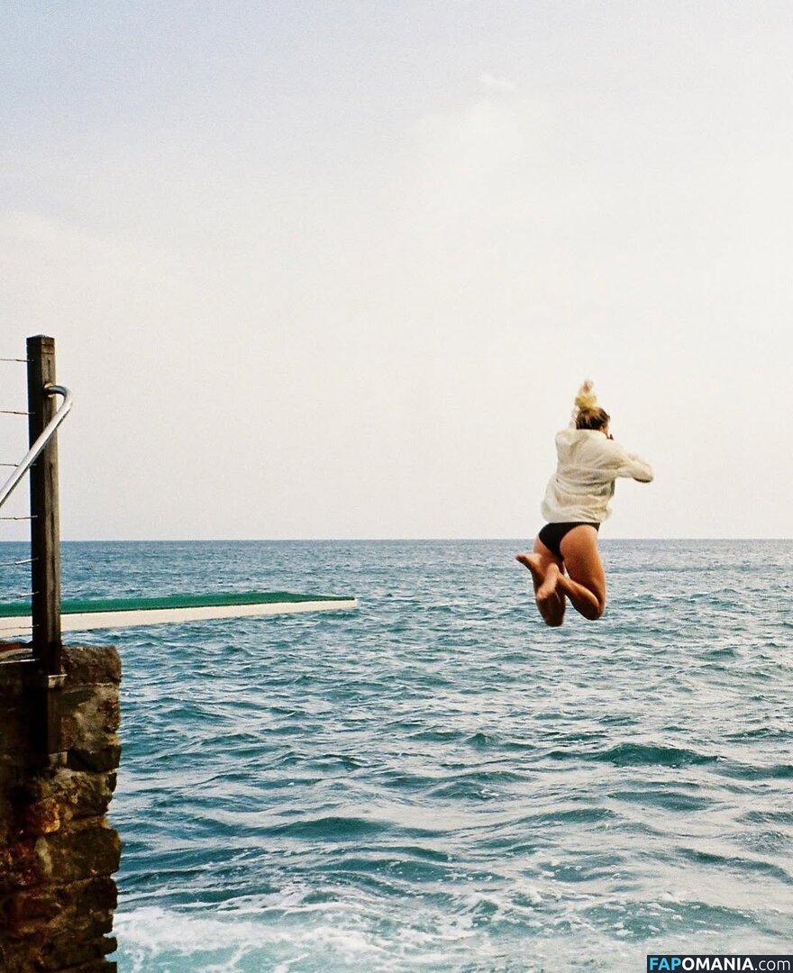 Adele Exarchopoulos / adeleexarchopoulos Обнажённый OnlyFans  Утёкшее фото #205