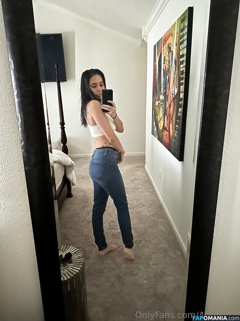 alalice25 / alicealice25 Обнажённый OnlyFans  Утёкшее фото #4