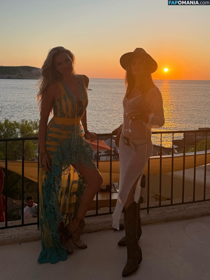 Alessandra / Alessandra Ambrosio / aleambrosio / alelovesanja / alessandraambrosio / https: Обнажённый OnlyFans  Утёкшее фото #1526
