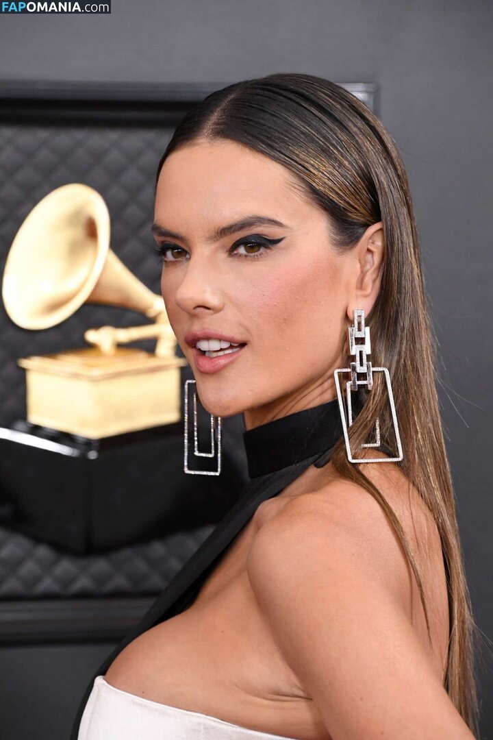 Alessandra / Alessandra Ambrosio / aleambrosio / alelovesanja / alessandraambrosio / https: Обнажённый OnlyFans  Утёкшее фото #1599