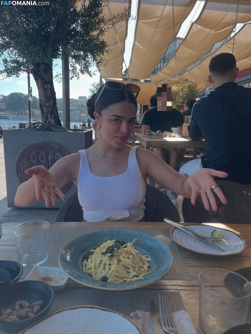 Alexandra Chaves / alexandrachaves Обнажённый OnlyFans  Утёкшее фото #1