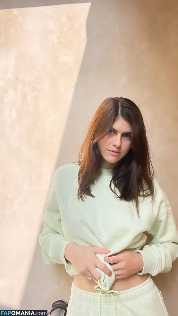 Alexandra Daddario / alexandradaddario Обнажённый OnlyFans  Утёкшее фото #2064