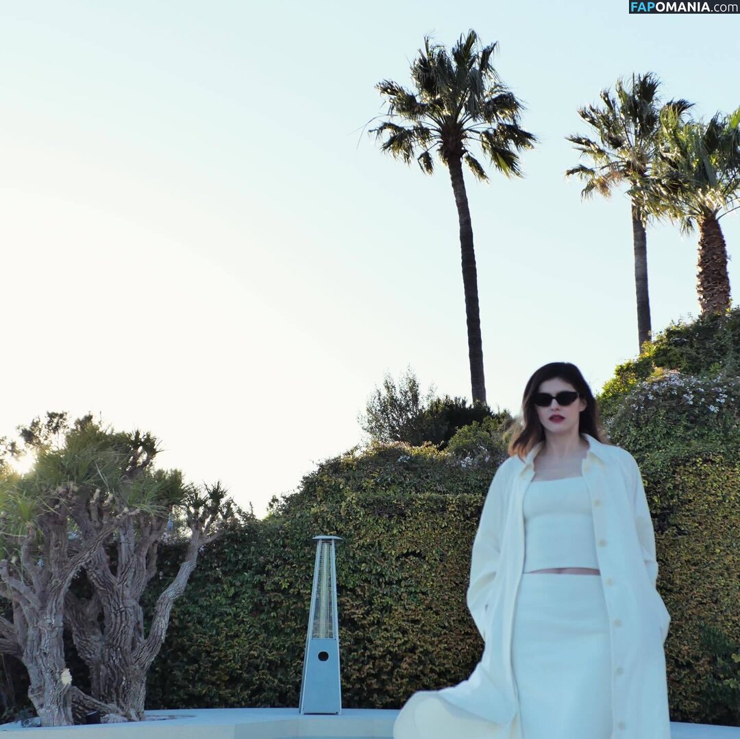 Alexandra Daddario / alexandradaddario Обнажённый OnlyFans  Утёкшее фото #2068