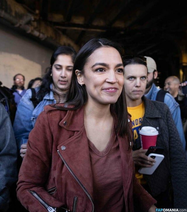 AOC / Alexandria Ocasio-Cortez Обнажённый OnlyFans  Утёкшее фото #158