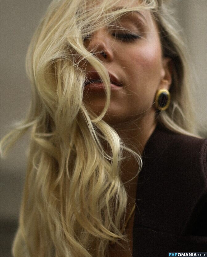 Alexis Ren / alexisren / alexisreng / alexxissren Обнажённый OnlyFans  Утёкшее фото #1024