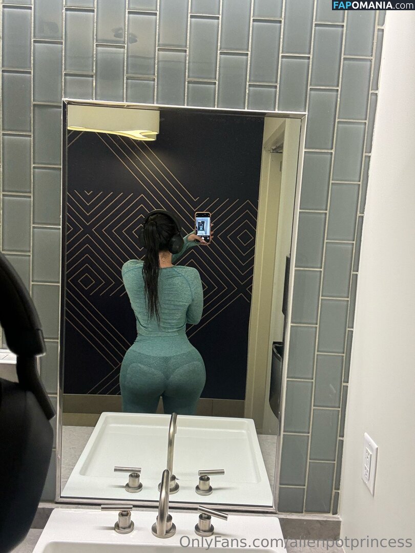 AlienPotPrincess / _alienpotprincess_ Обнажённый OnlyFans  Утёкшее фото #4
