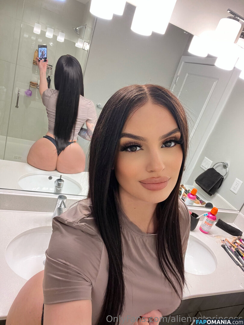 AlienPotPrincess / _alienpotprincess_ Обнажённый OnlyFans  Утёкшее фото #8