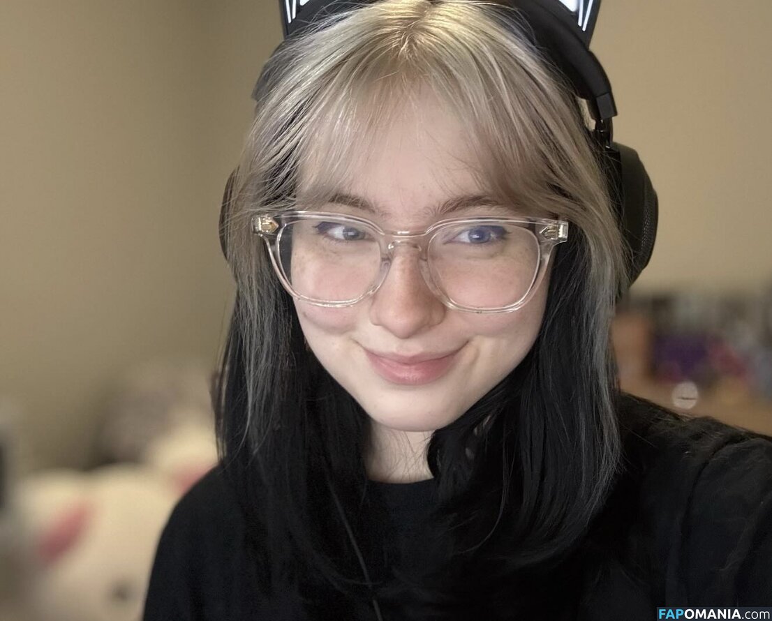 Alysa Liu / AlysaLiu / alysaxliu / https: Обнажённый OnlyFans  Утёкшее фото #5