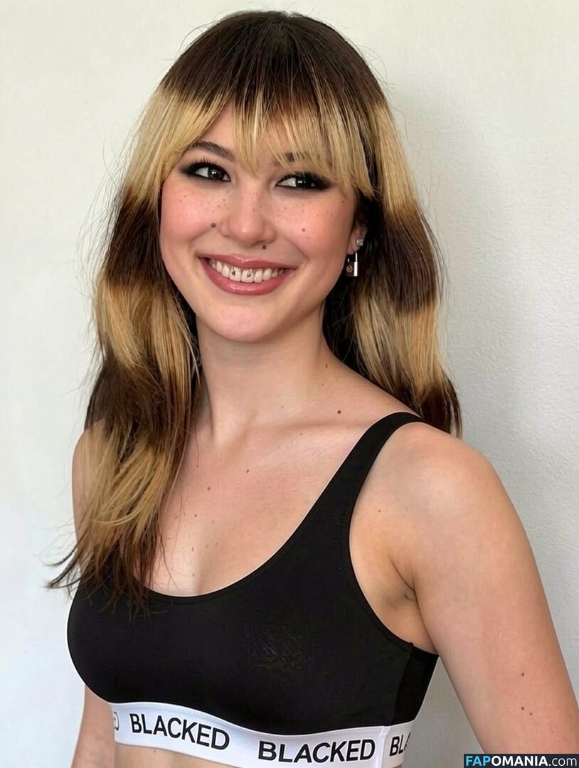 Alysa Liu / AlysaLiu / alysaxliu / https: Обнажённый OnlyFans  Утёкшее фото #18