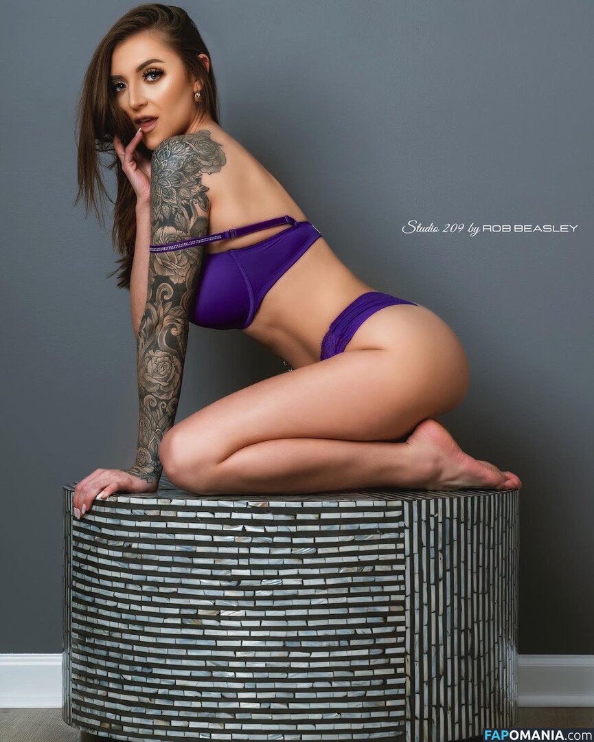 Amaya Anne / Emma Rourke / _amayaanne / amayaannee / inkkedbabe Обнажённый OnlyFans  Утёкшее фото #1