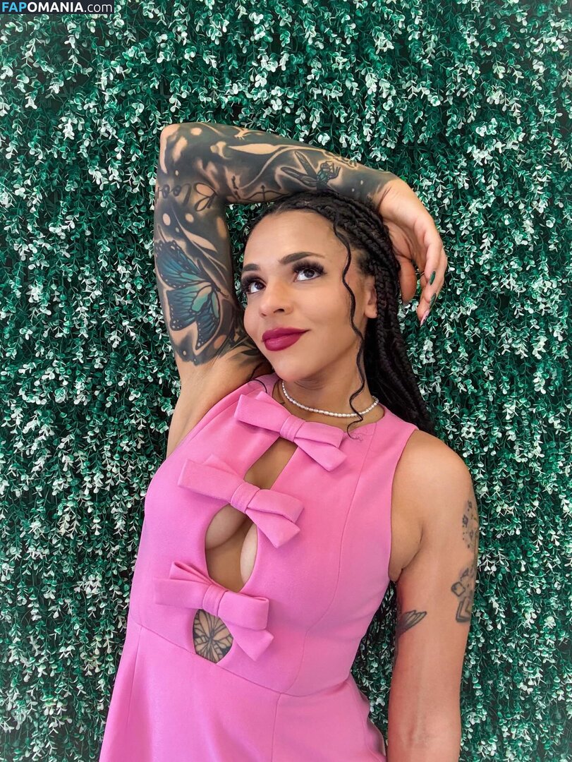 Amber Reacts / amber walker / ambercharity5 Обнажённый OnlyFans  Утёкшее фото #9