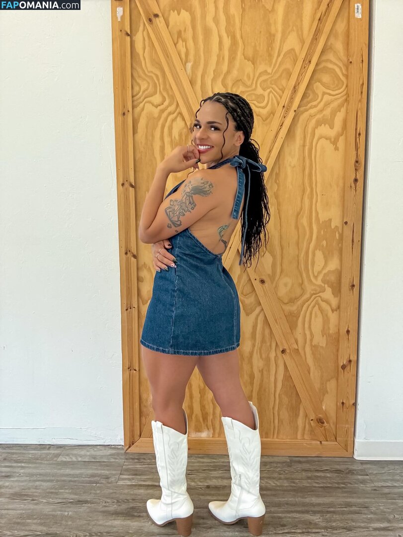 Amber Reacts / amber walker / ambercharity5 Обнажённый OnlyFans  Утёкшее фото #10