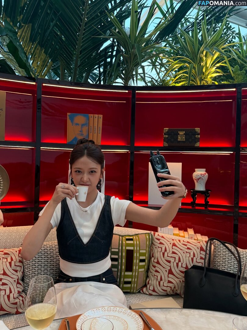 An IVE / An Yujin 안유진 | / _yujin_an Обнажённый OnlyFans  Утёкшее фото #4