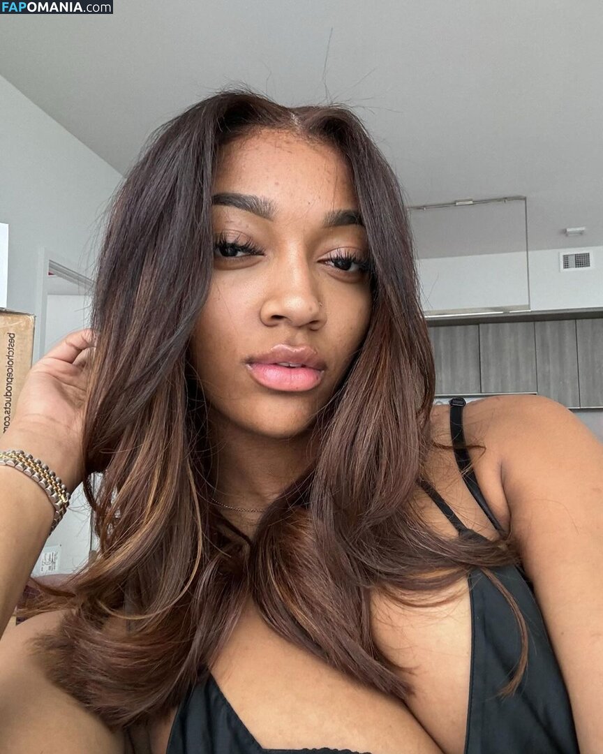 Angel Reese / Reese10Angel / angelreese10 / angelreesecenter Обнажённый OnlyFans  Утёкшее фото #19