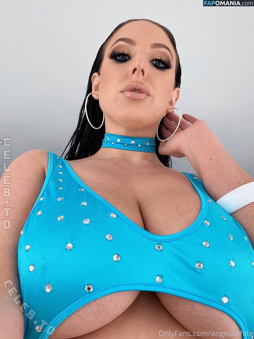 Angela White / angelawhite / angelawhitetv / https: / officialangelawhite / theangelawhite Обнажённый OnlyFans  Утёкшее фото #395