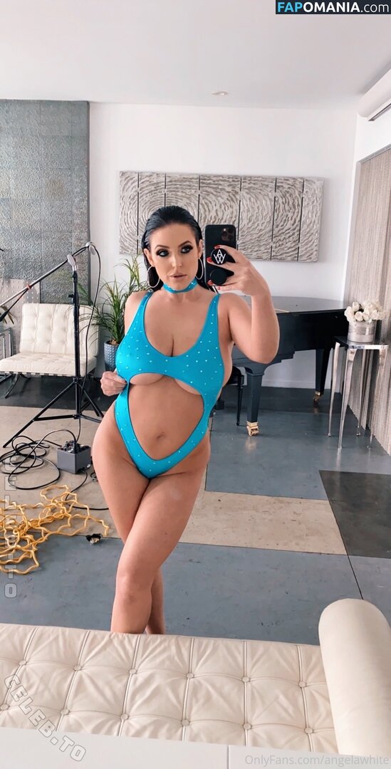 Angela White / angelawhite / angelawhitetv / https: / officialangelawhite / theangelawhite Обнажённый OnlyFans  Утёкшее фото #397
