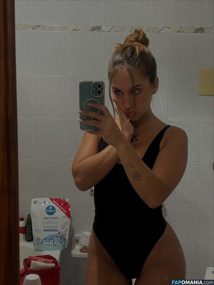 Annalisa Derelitto / itsvlisa Обнажённый OnlyFans  Утёкшее фото #3