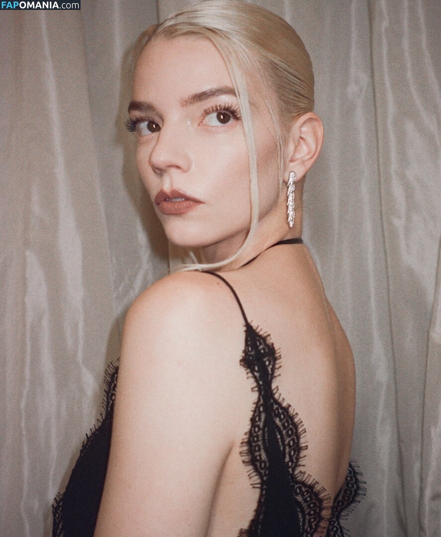 Anya Taylor-Joy / anyataylorjoy / taylorjoyvip Обнажённый OnlyFans  Утёкшее фото #2115