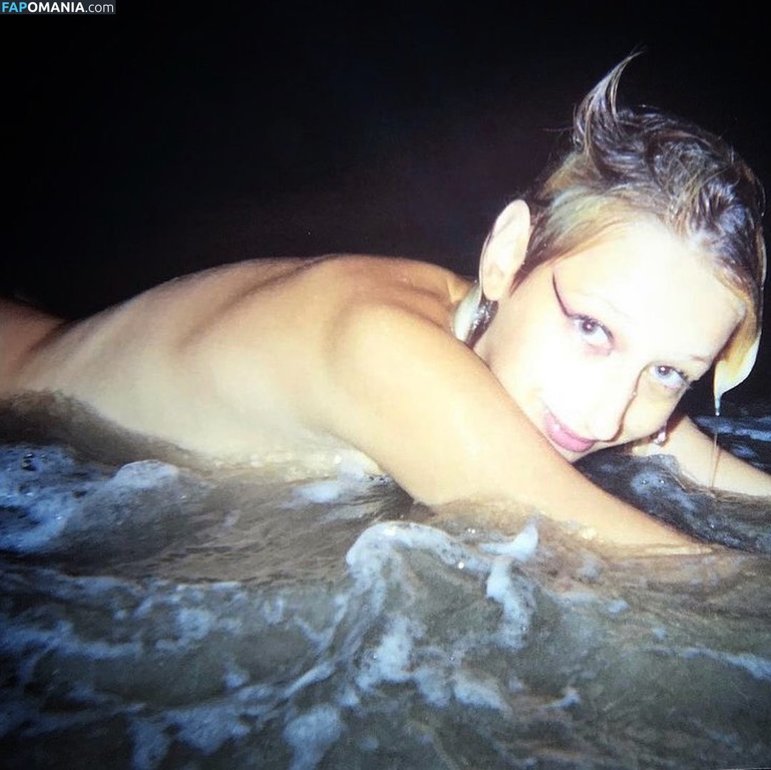 anya401 / anyaadev Обнажённый OnlyFans  Утёкшее фото #3