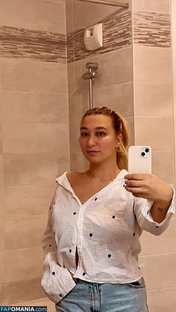 Apoline Perret / apolineprrt / shaniaperrett Обнажённый OnlyFans  Утёкшее фото #6