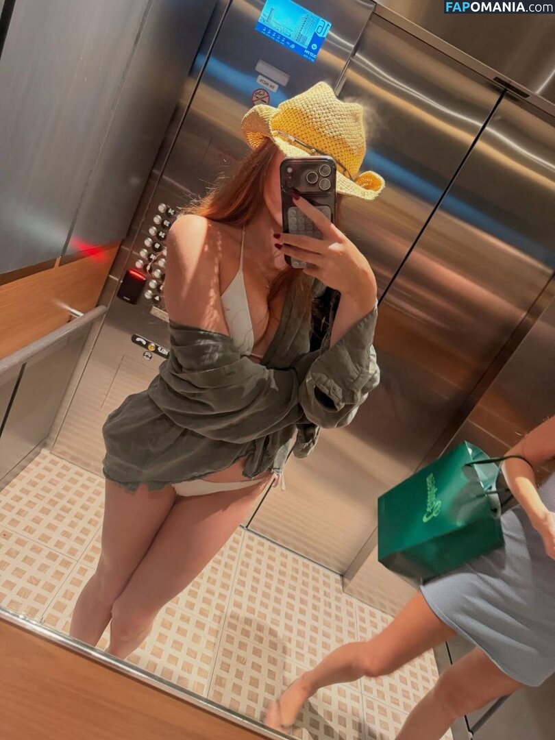 Aurorafoxxxx / scarlettaaurora / ursweetscar / yoursweetaurora Обнажённый OnlyFans  Утёкшее фото #15