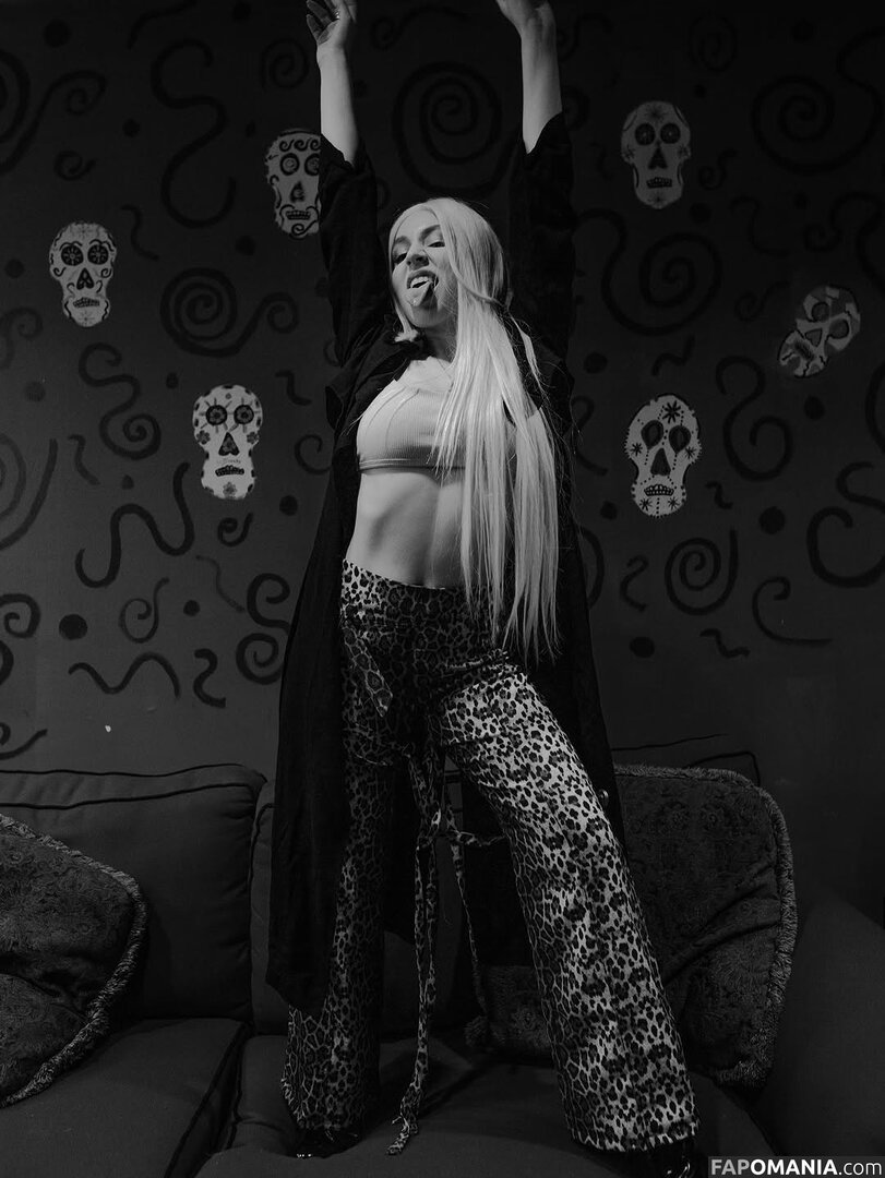Ava Max / avamax / plharleyquinn Обнажённый OnlyFans  Утёкшее фото #898