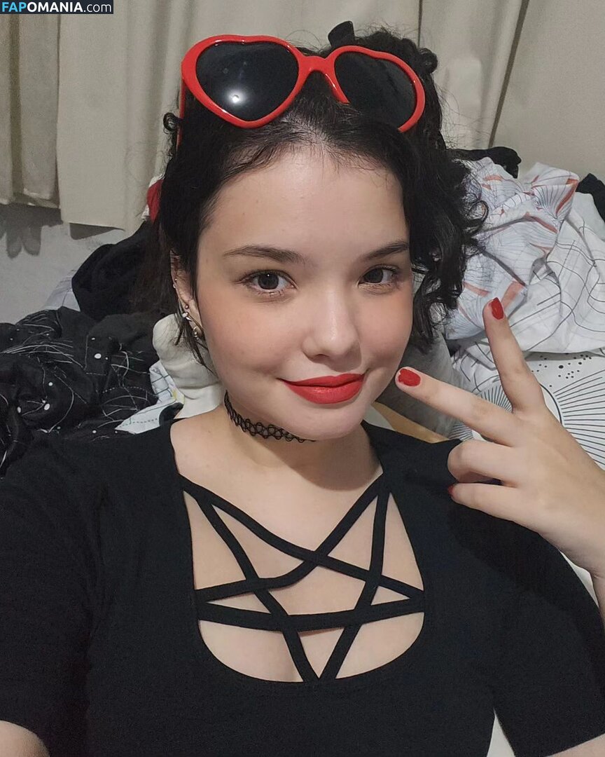 bellaplays / bellaplaysofficial Обнажённый OnlyFans  Утёкшее фото #1