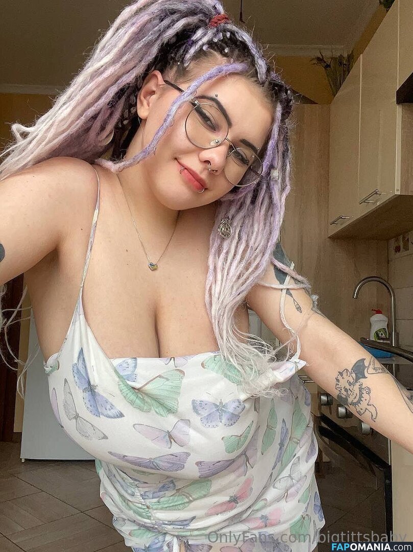 big.tits.baby.on.holiday / bigtittsbaby Обнажённый OnlyFans  Утёкшее фото #1