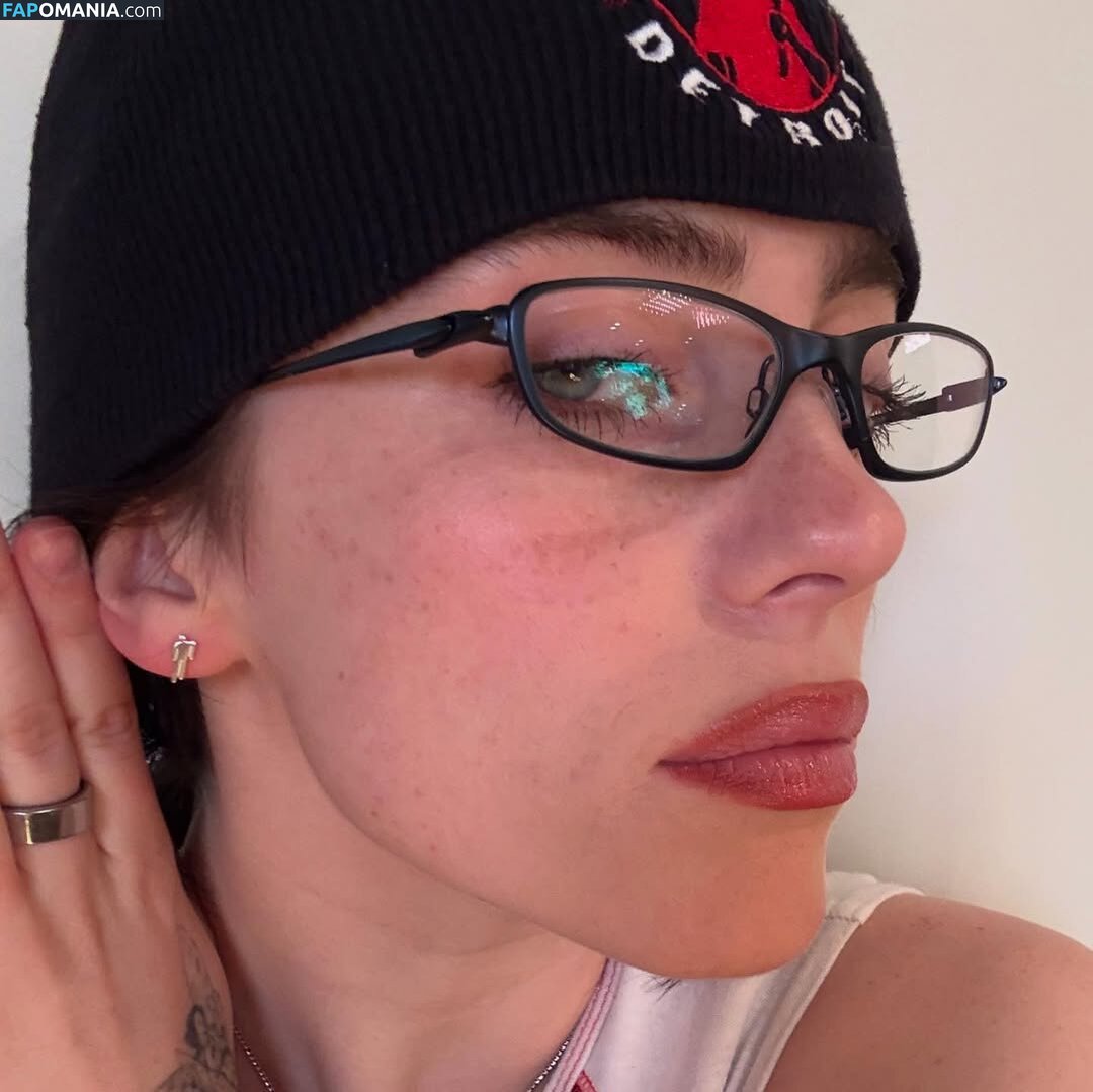 Billie Eilish / Fake / billeeilish / billieeilish Обнажённый OnlyFans  Утёкшее фото #2235