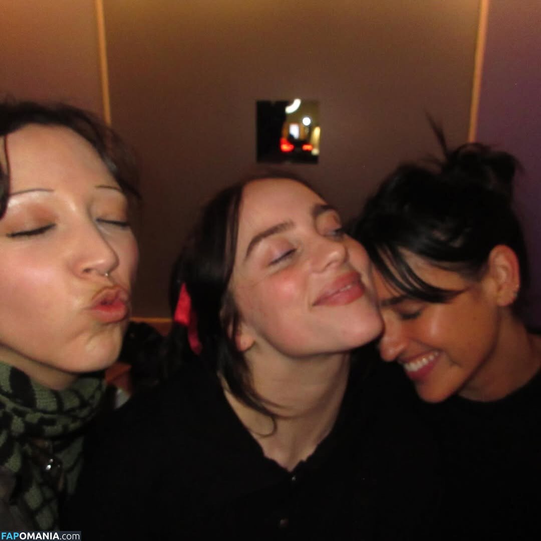 Billie Eilish / Fake / billeeilish / billieeilish Обнажённый OnlyFans  Утёкшее фото #2265