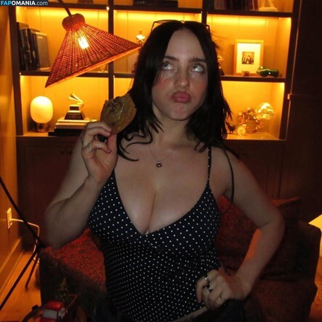 Billie Eilish / Fake / billeeilish / billieeilish Обнажённый OnlyFans  Утёкшее фото #2290