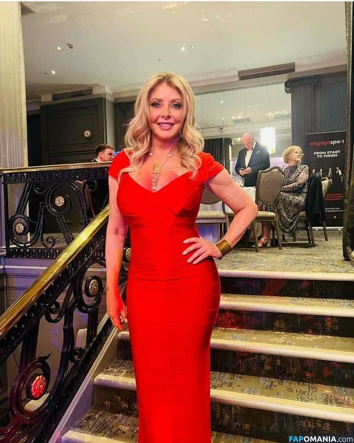 Carol Vorderman Обнажённый OnlyFans  Утёкшее фото #7