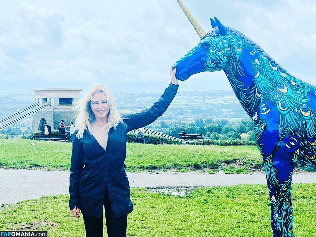 Carol Vorderman Обнажённый OnlyFans  Утёкшее фото #30