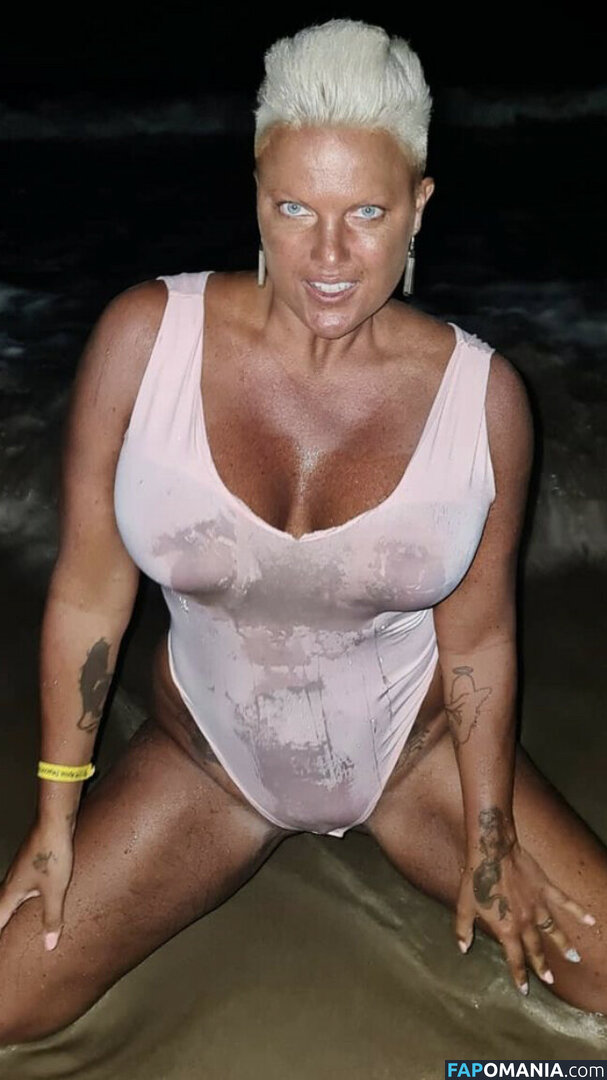 Caroline Öberg / carrooberg Обнажённый OnlyFans  Утёкшее фото #2