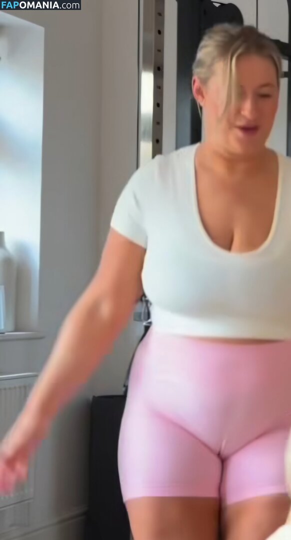 Carys Whittaker / busybeecarys / carys.whittaker Обнажённый OnlyFans  Утёкшее фото #35