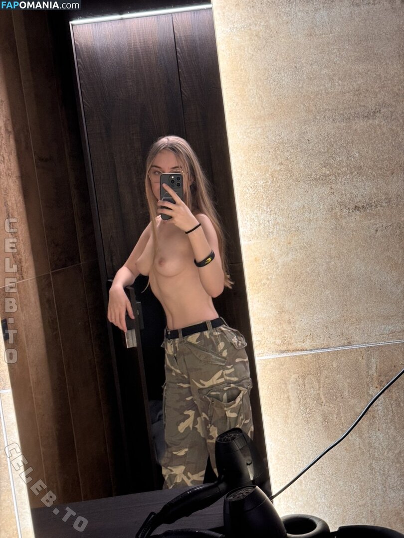 Celineiswyld / ilovee39m5 Обнажённый OnlyFans  Утёкшее фото #11