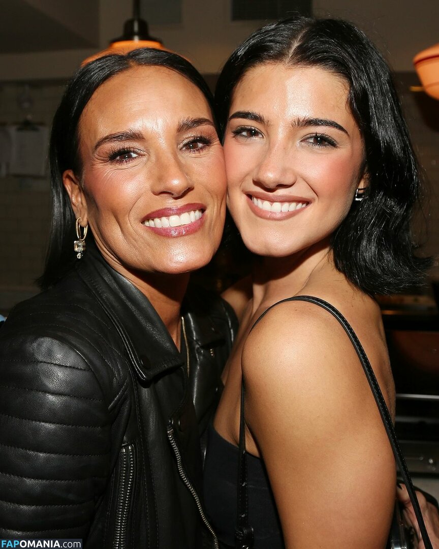 Charli D'Amelio / Charli Damelio / charlidamelio / charliesdamelio Обнажённый OnlyFans  Утёкшее фото #1473