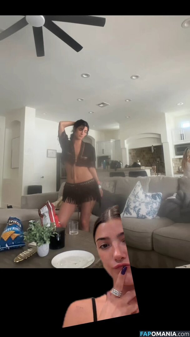 Charli D'Amelio / Charli Damelio / charlidamelio / charliesdamelio Обнажённый OnlyFans  Утёкшее фото #1652