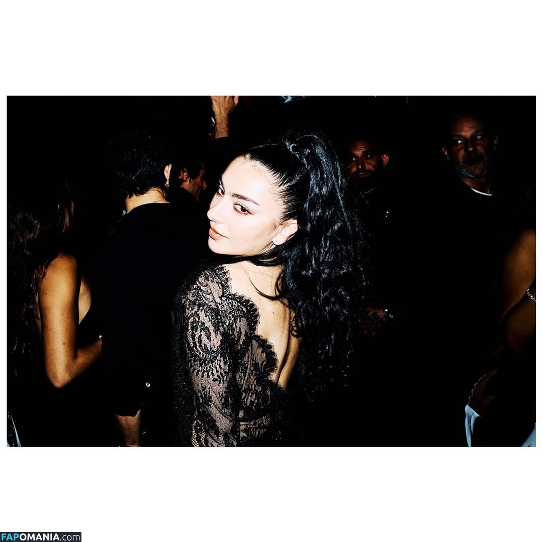 Charli XCX / charli_xcx / charlignarly / charlixcx / https: Обнажённый OnlyFans  Утёкшее фото #1285
